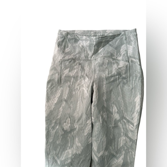 COPY - Lululemon Swift Speed High Rise Crop leggings silver green blue jacquard. - Picture 6 of 11